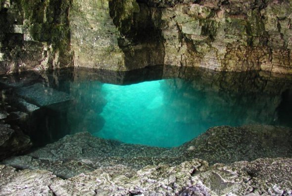 Подземное озеро. Cave